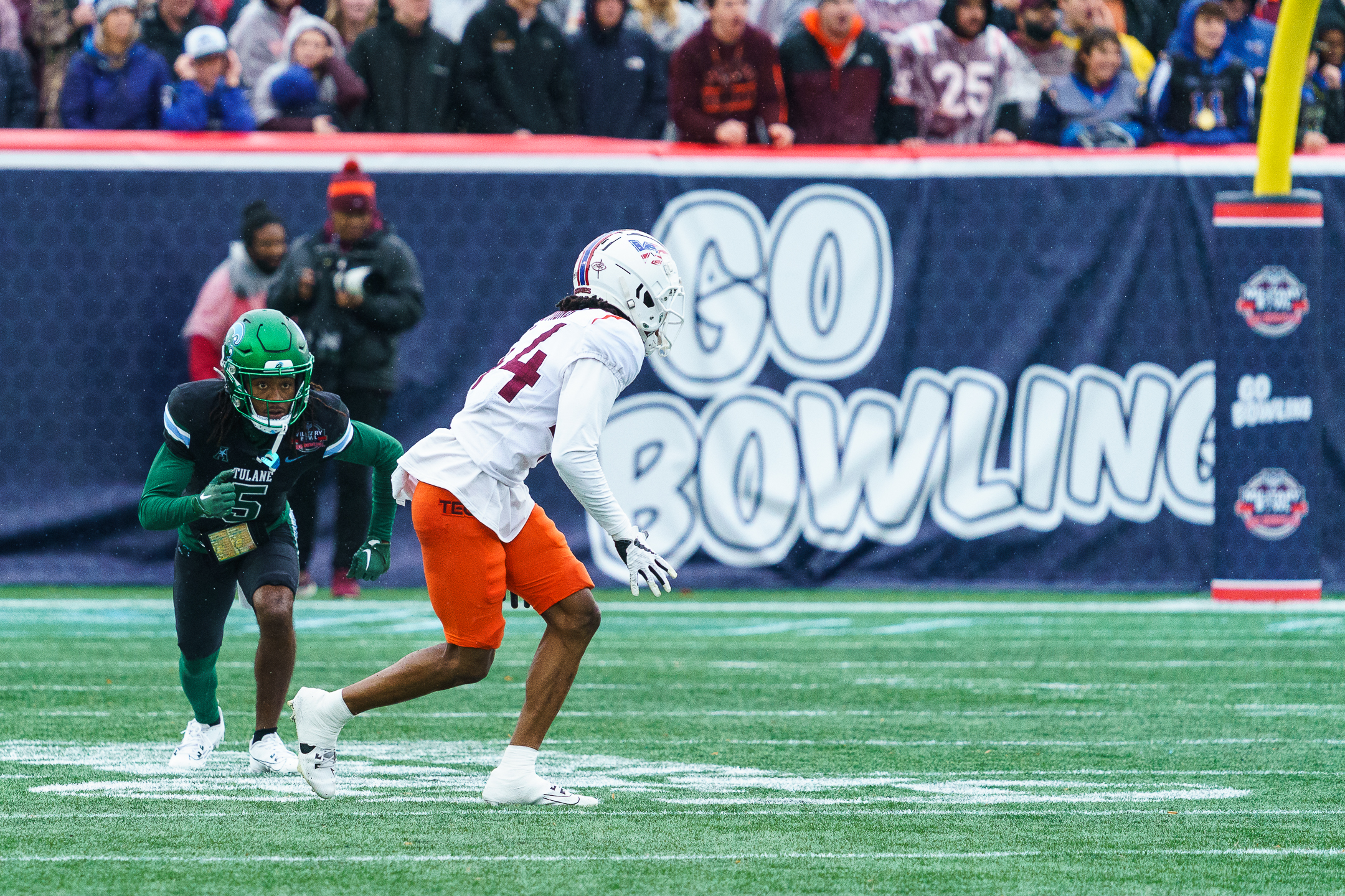 Go Bowling Military Bowl zur besten Sendezeit